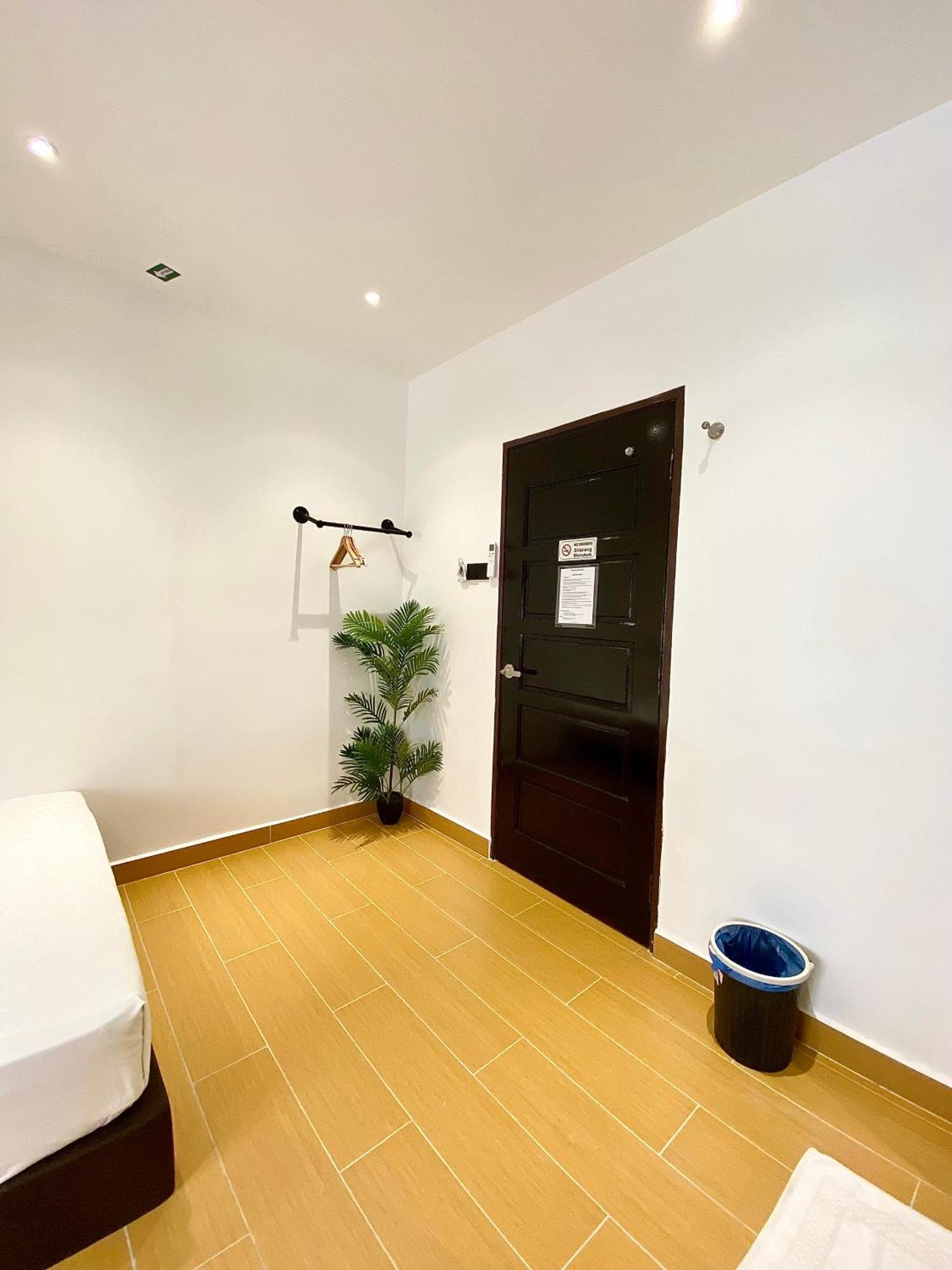 The 6N By Sky Hive Hotel George Town Exterior photo