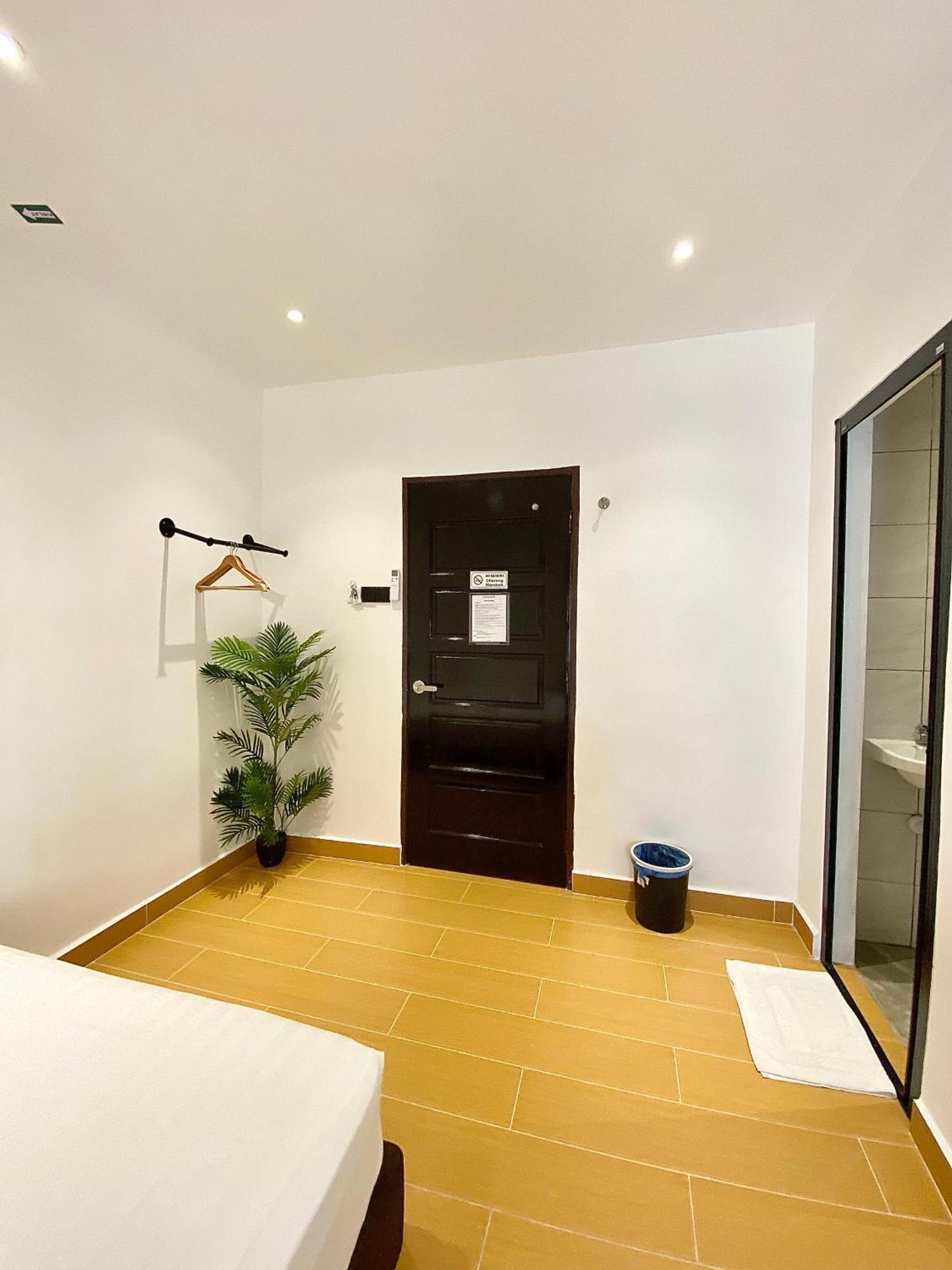 The 6N By Sky Hive Hotel George Town Exterior photo