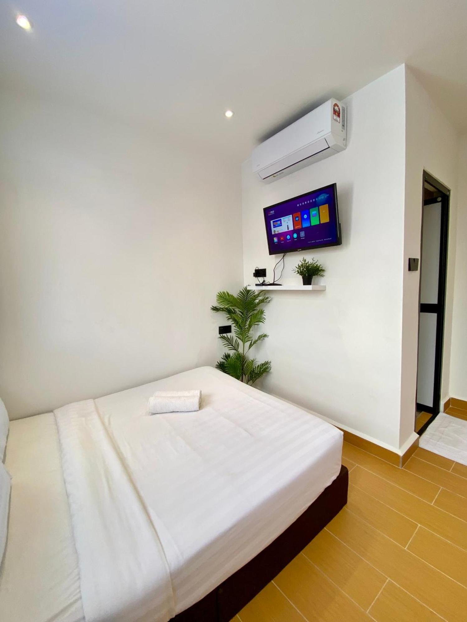 The 6N By Sky Hive Hotel George Town Exterior photo