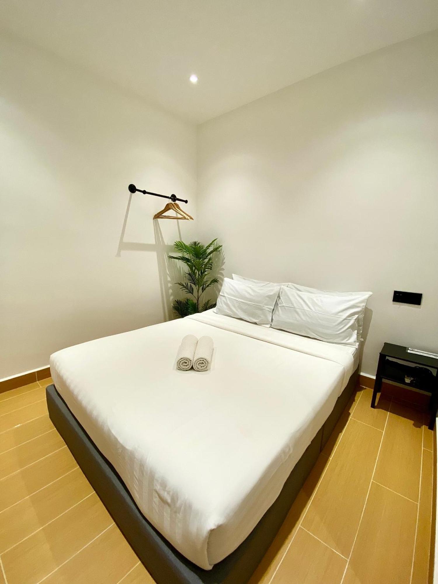 The 6N By Sky Hive Hotel George Town Exterior photo