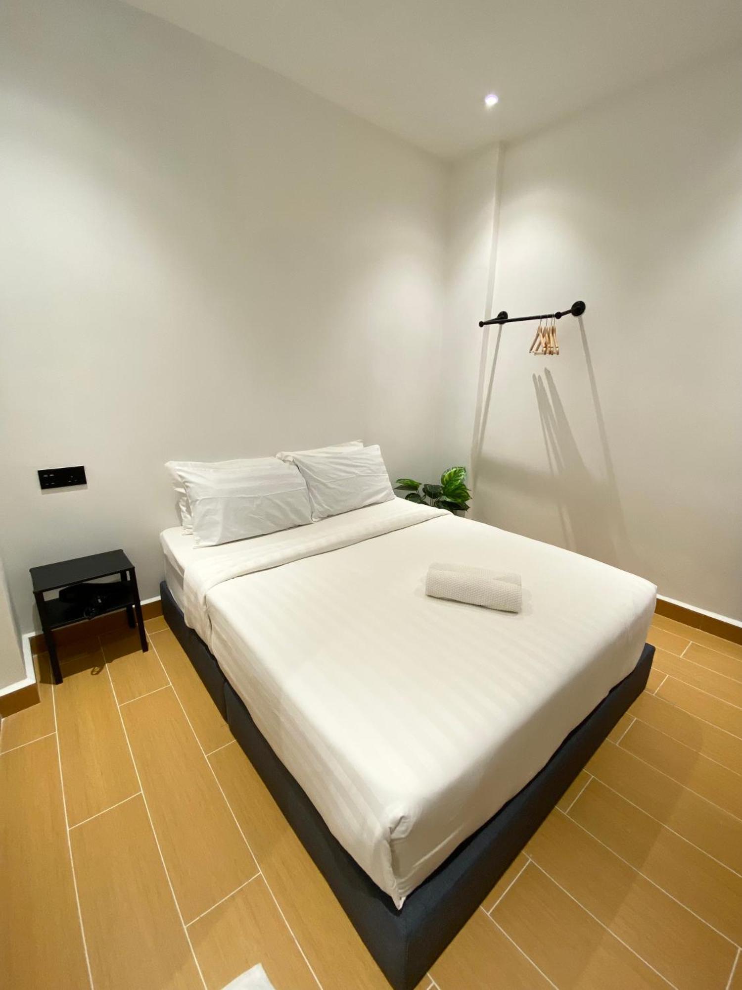 The 6N By Sky Hive Hotel George Town Exterior photo