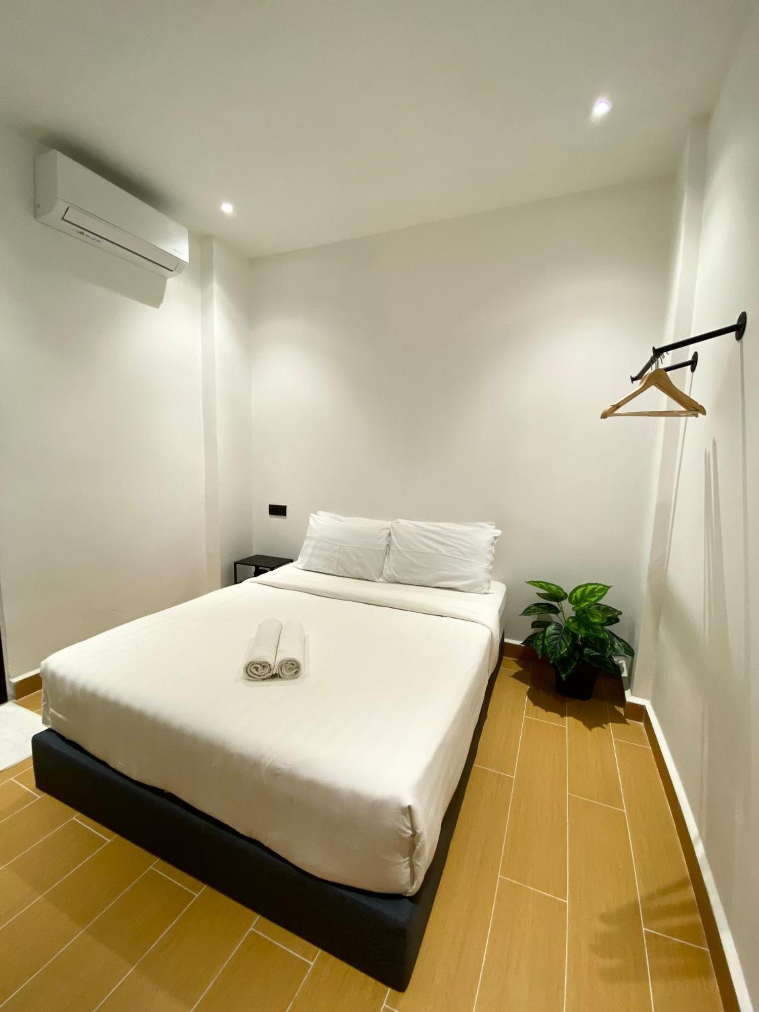 The 6N By Sky Hive Hotel George Town Exterior photo