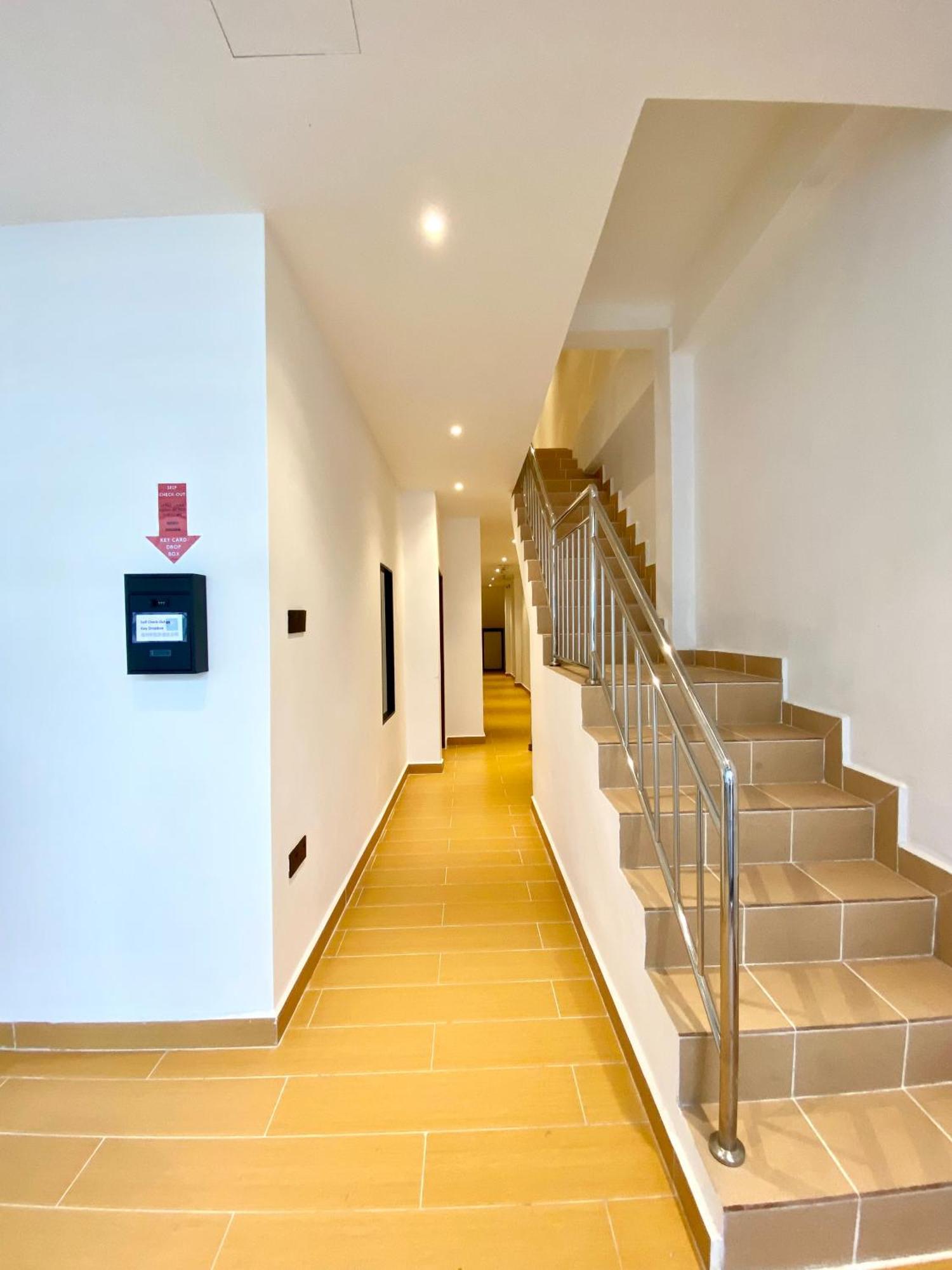 The 6N By Sky Hive Hotel George Town Exterior photo